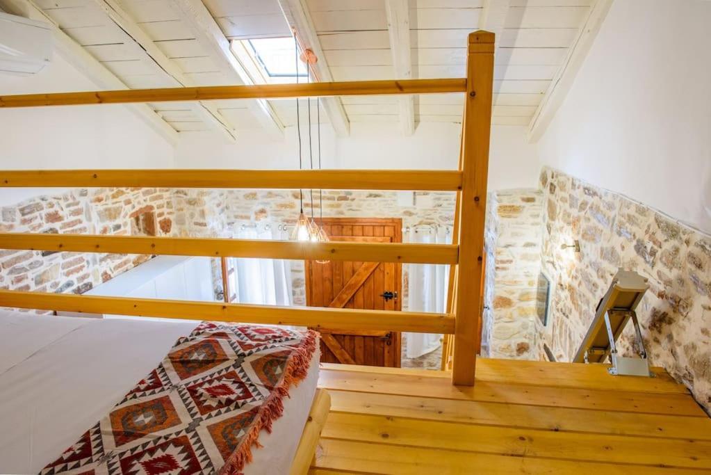 Lavrio Stone House 5 Min From The Centre/Port Apartment Exterior photo