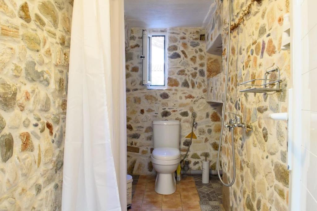 Lavrio Stone House 5 Min From The Centre/Port Apartment Exterior photo